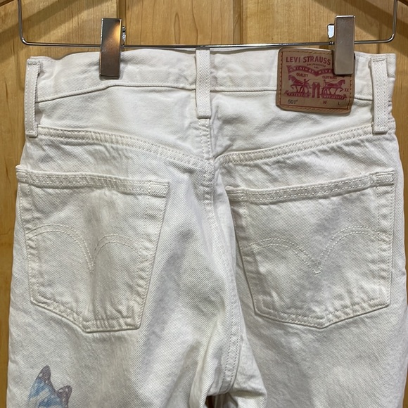 Levi’s cream jeans butterflies w24 L28 - Picture 6 of 16